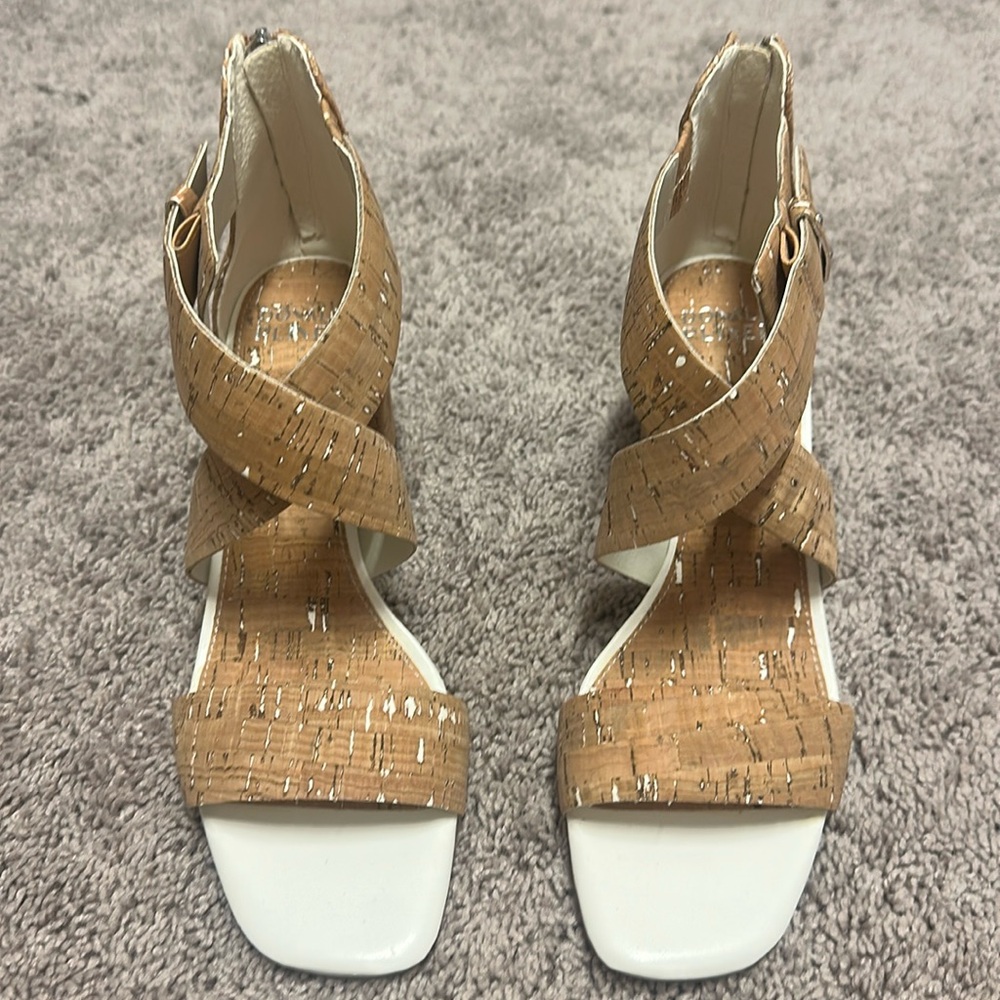NWOT Donald Pliner Sandals Heels Tan Cork 10M